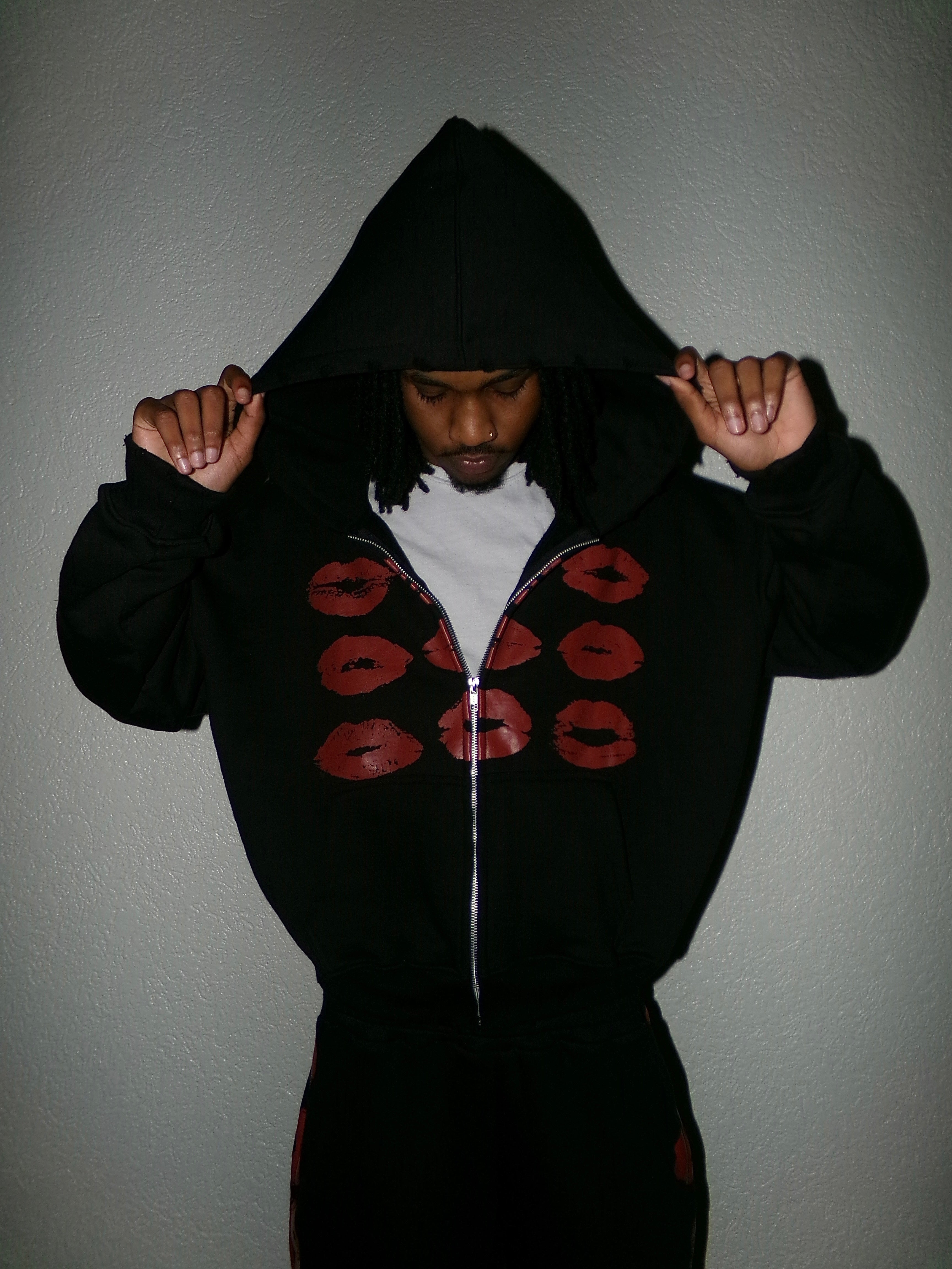 BLK KISSED ZIP-UP