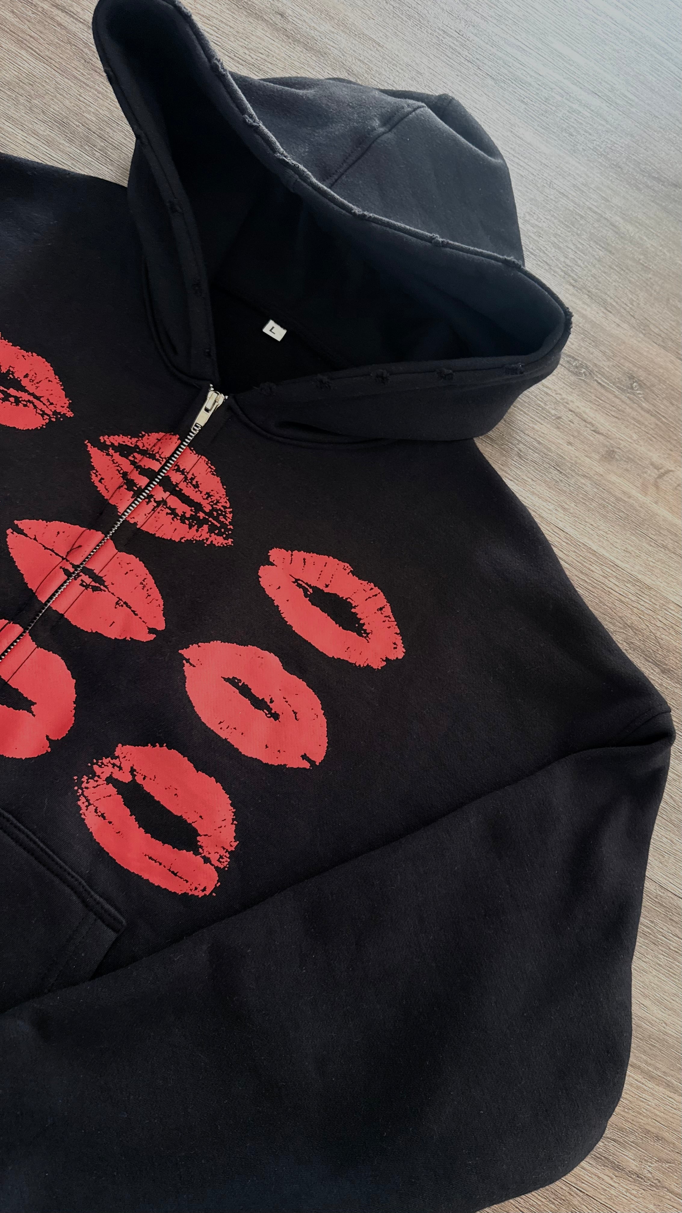 BLK KISSED ZIP-UP